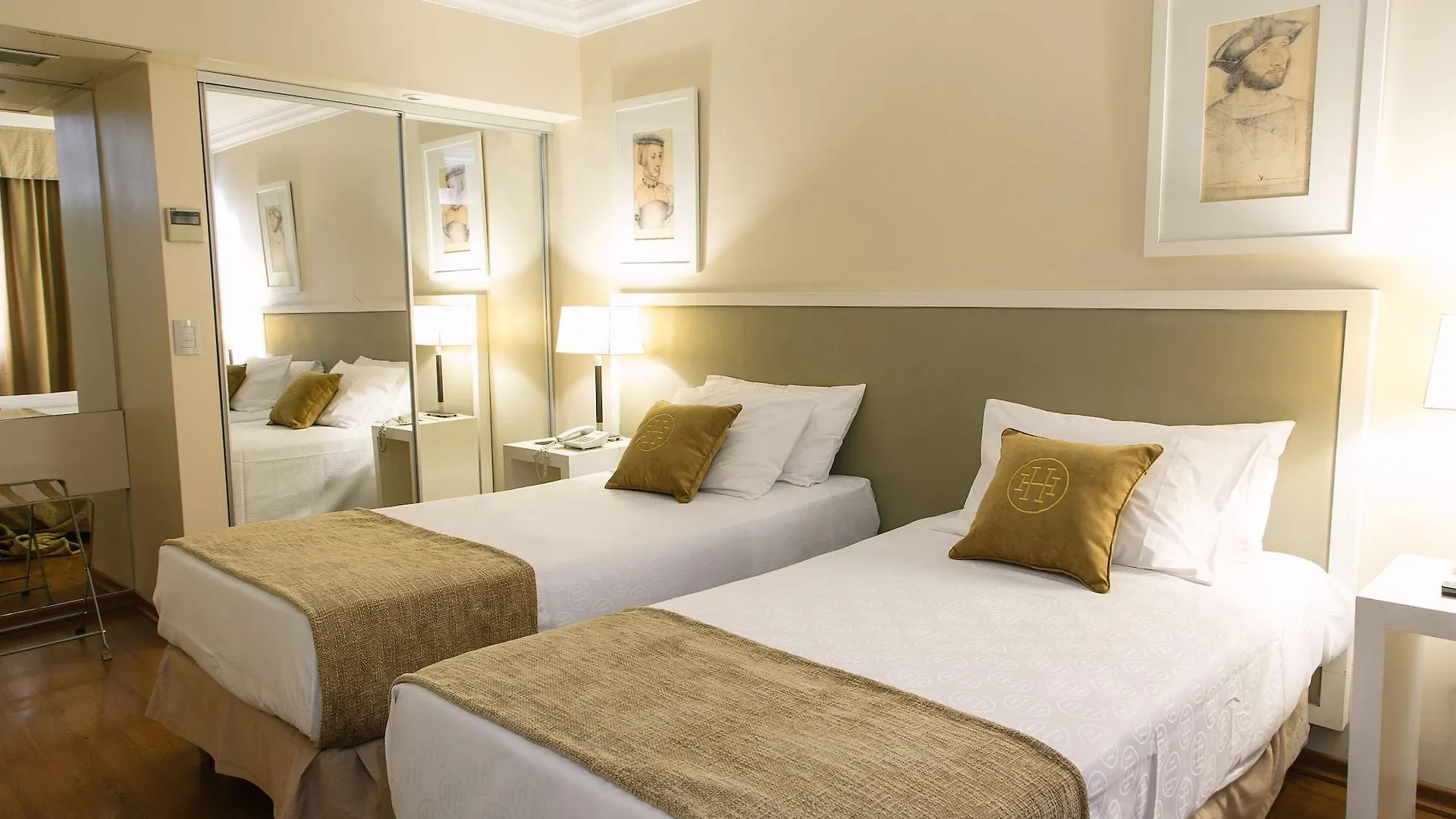 ****  Huentala Hotel Mendoza Argentína