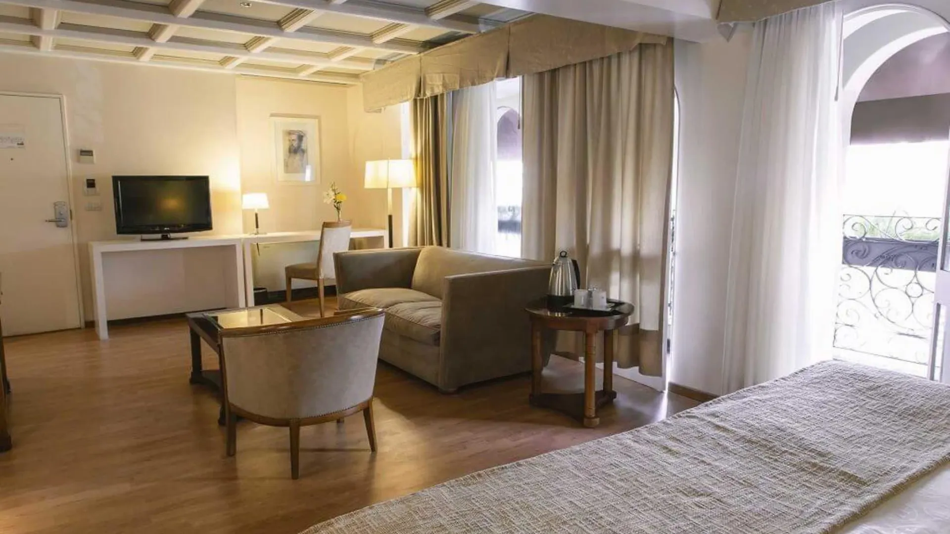 ****  Huentala Hotel Mendoza Argentína