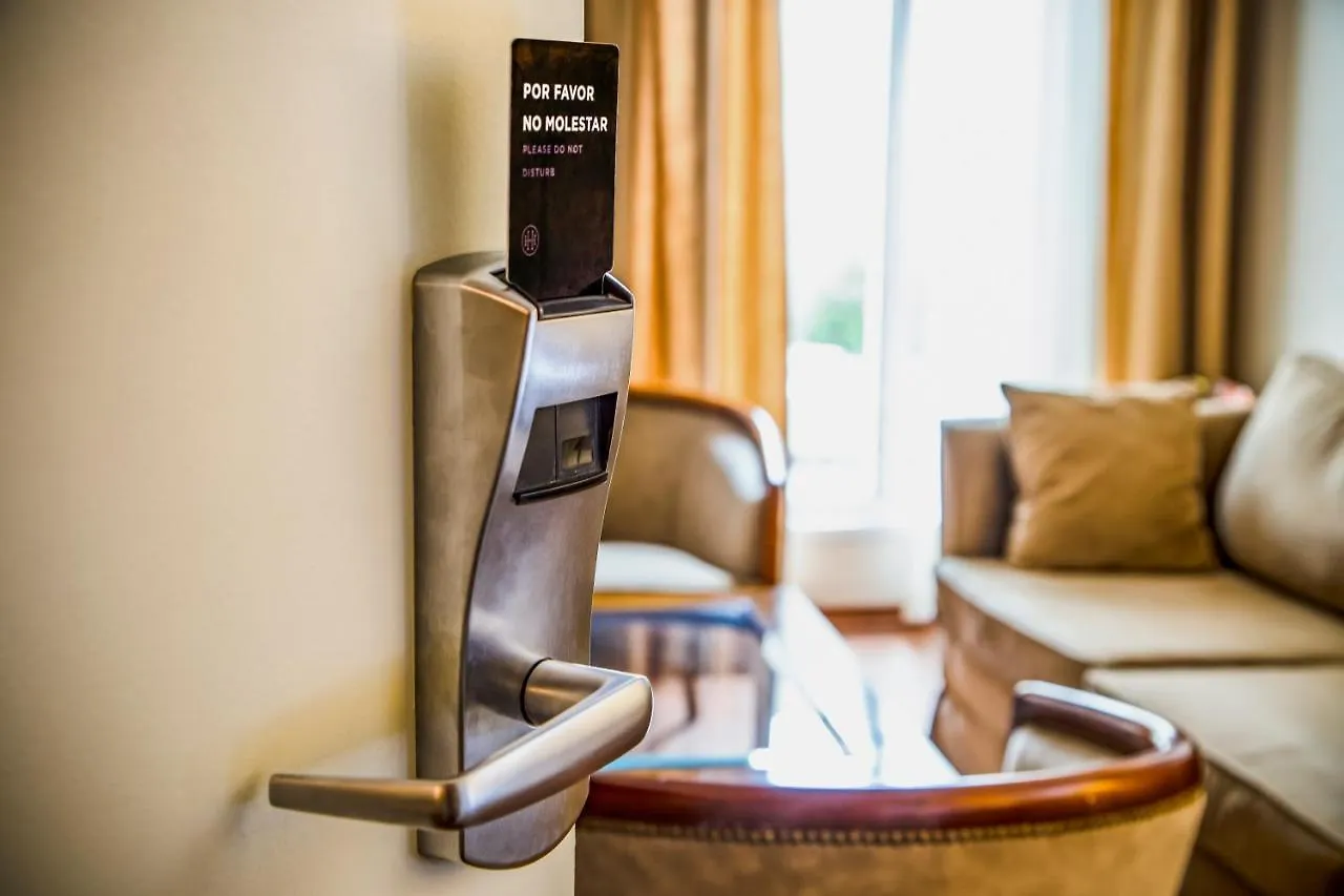 Huentala Hotel Mendoza 4*,